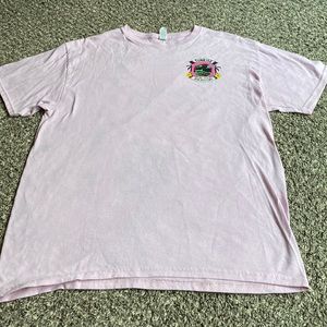 It’s a pink tee with cool detail